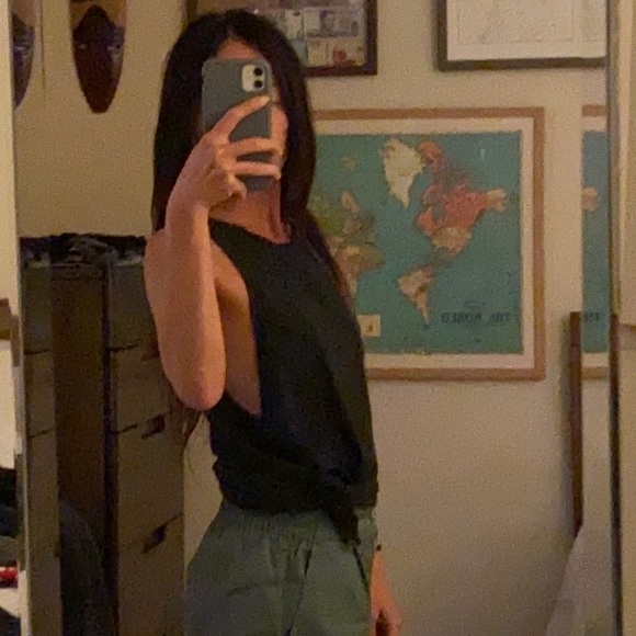 lululemon Side Tie Muscle Tank - Picture 4 of 6